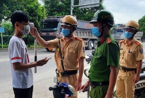 Tăng cường tuyên truyền, nâng cao ý thức chấp hành trật tự an toàn giao thông gắn với phòng chống dịch, bệnh